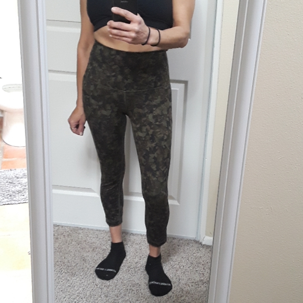 Lululemon Wunder Under Crop (Ii Roll Down) - image 8